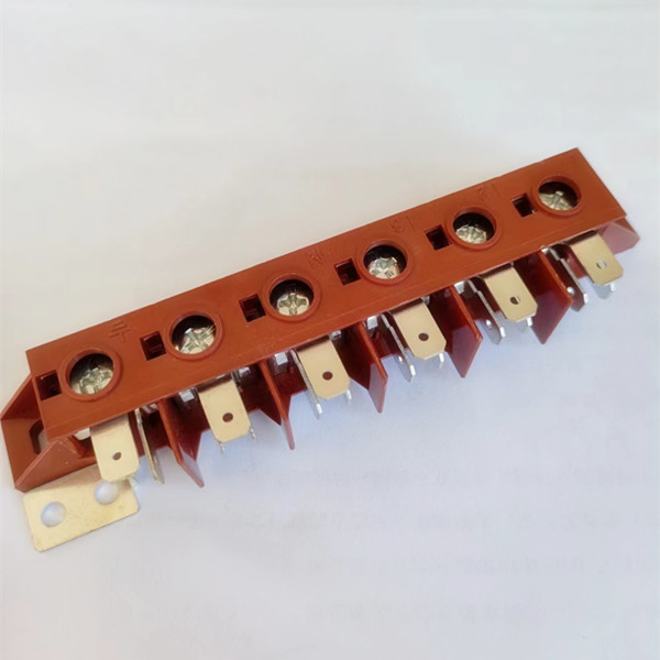 Hvordan løser højdensitetsterminalbokse installationsudfordringer med begrænset plads?